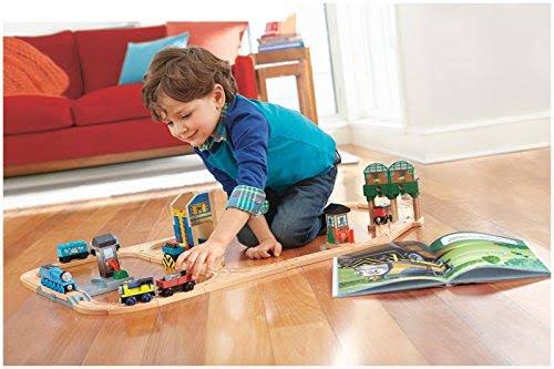 Wooden Railway Logan and The Big Blue Engines Set K564295