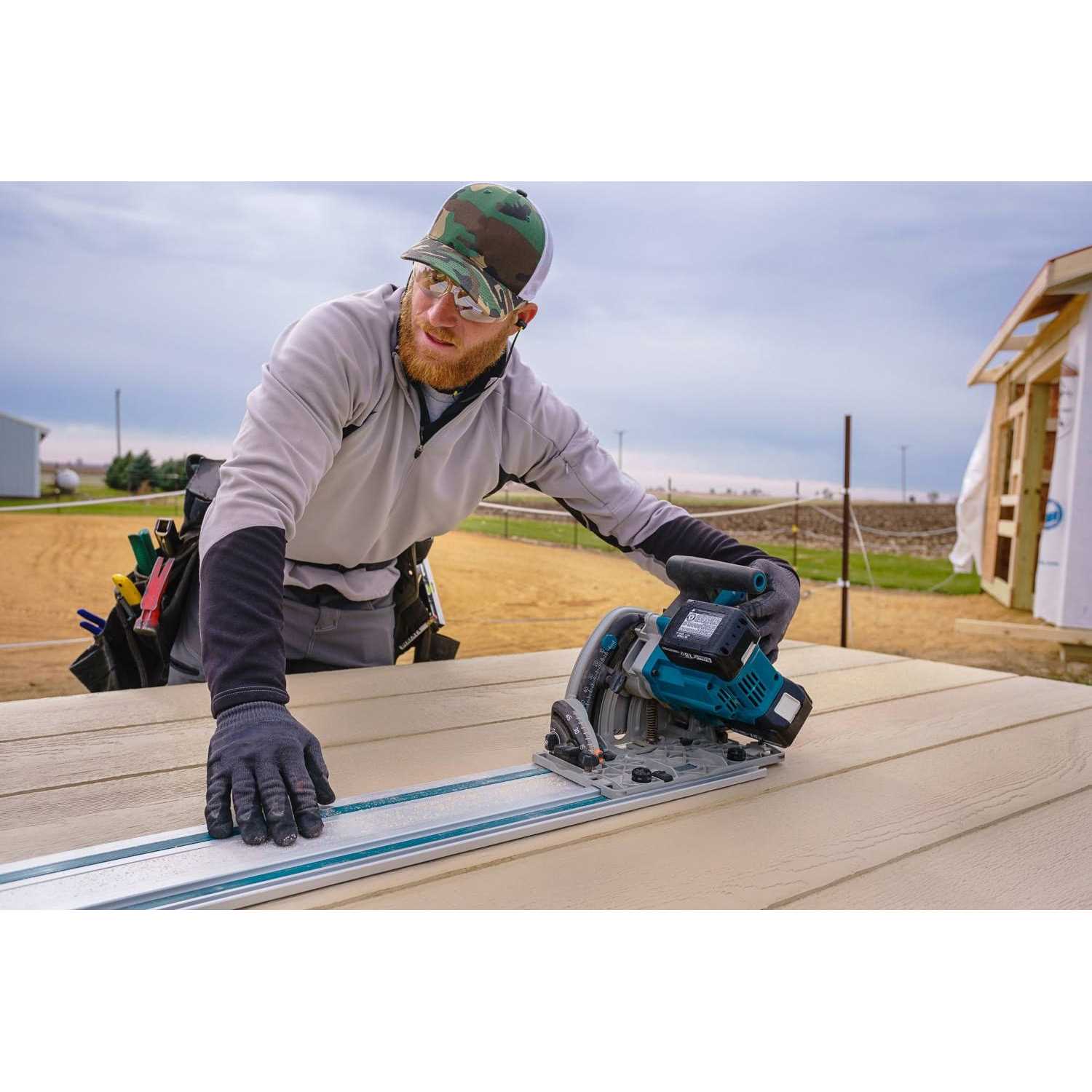 Primed Engineered Panel Siding 0.315-in x 48-in x 96-in N386