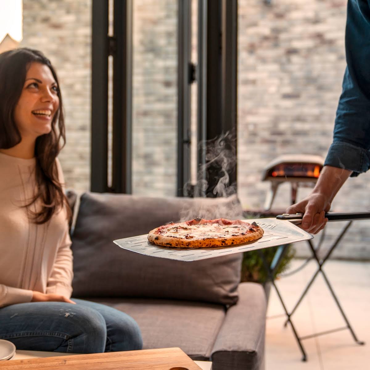 Gas-Powered Outdoor Pizza Oven G402498