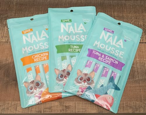Natural Lickable Cat Squeeze Up Treat Variety Pack Mousse Wet Food Cat Puree Grain Free 24 Pack 12 oz. R1573