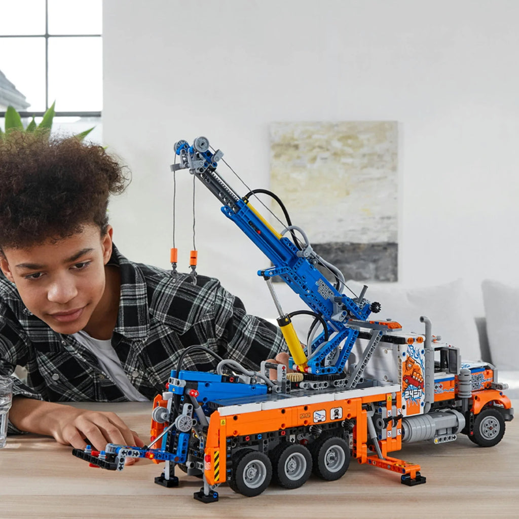 Heavy-Duty Tow Truck Building Set W664697