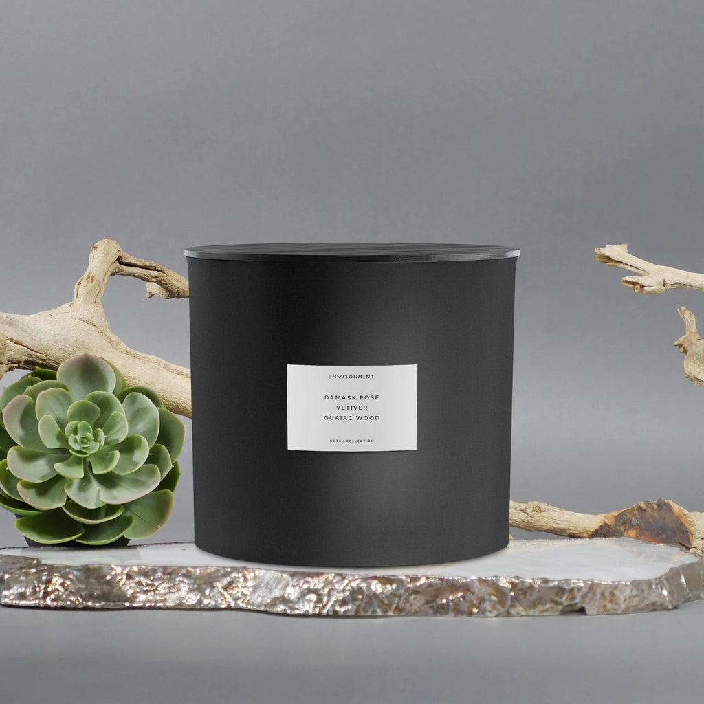 55oz Oud Wood Cedar Candle A8132