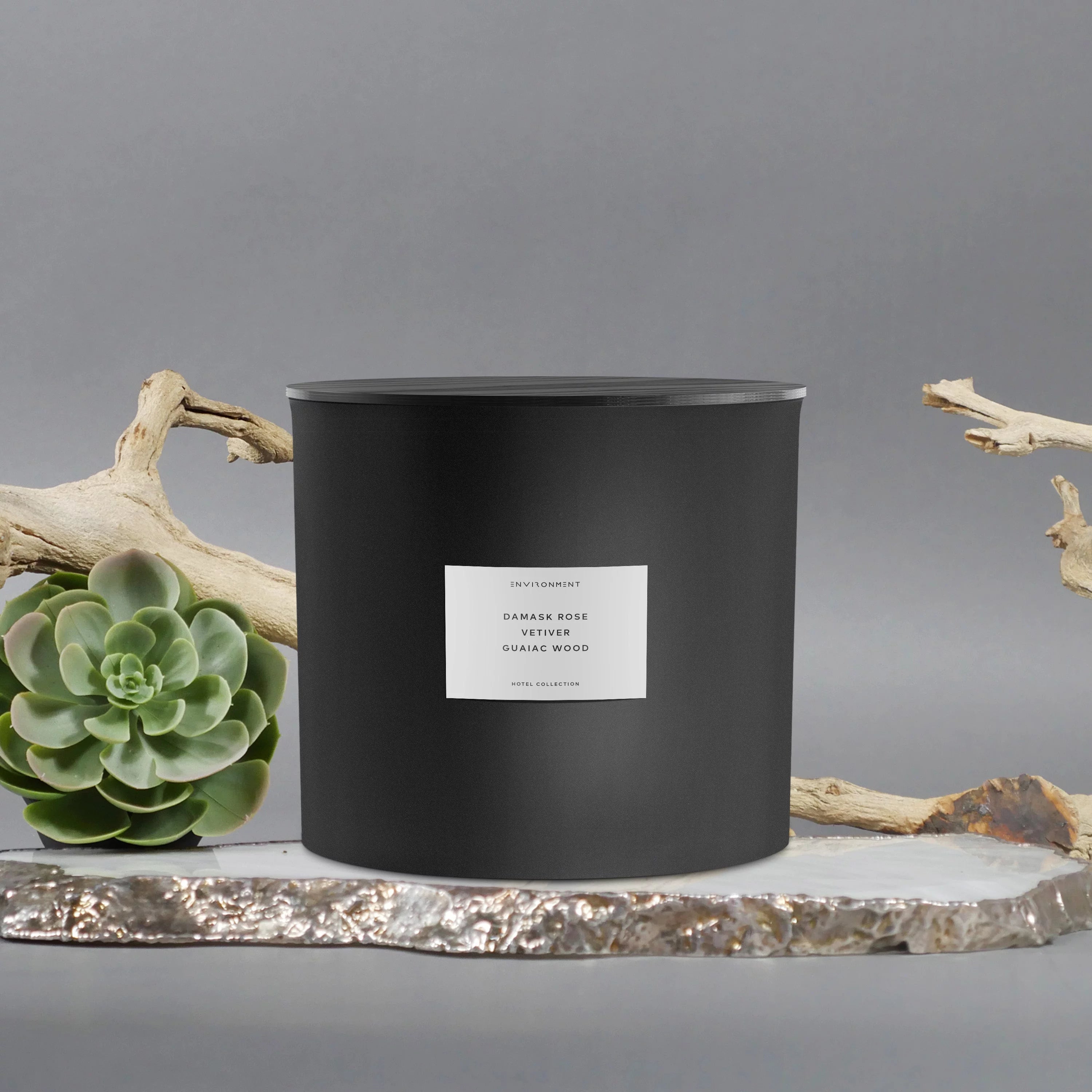55oz Oud Wood Cedar Candle A8132