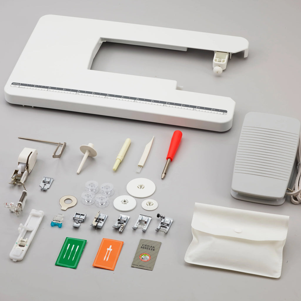 Computerized Sewing and Quilting Machine with Wide Table B10829
