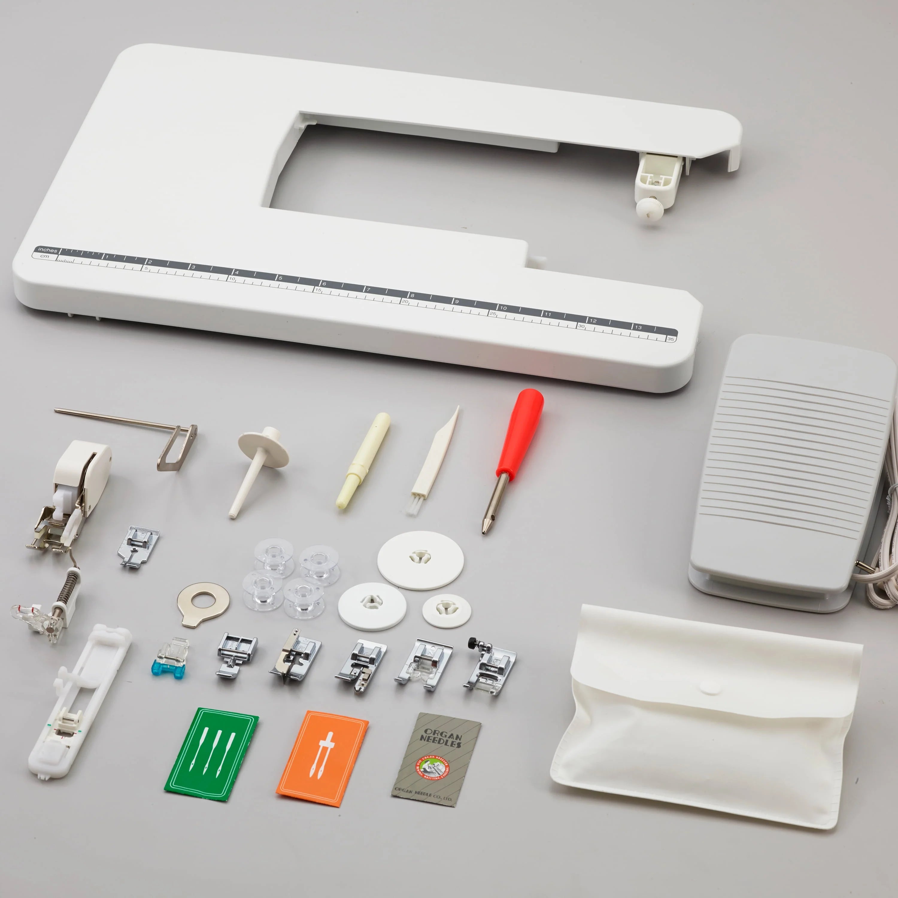 Computerized Sewing and Quilting Machine with Wide Table B10829