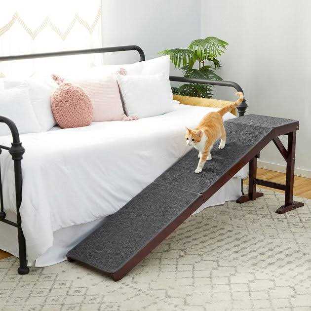 Wooden Carpeted Pet Ramp S15427