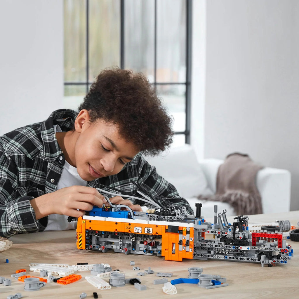 Heavy-Duty Tow Truck Building Set W664697