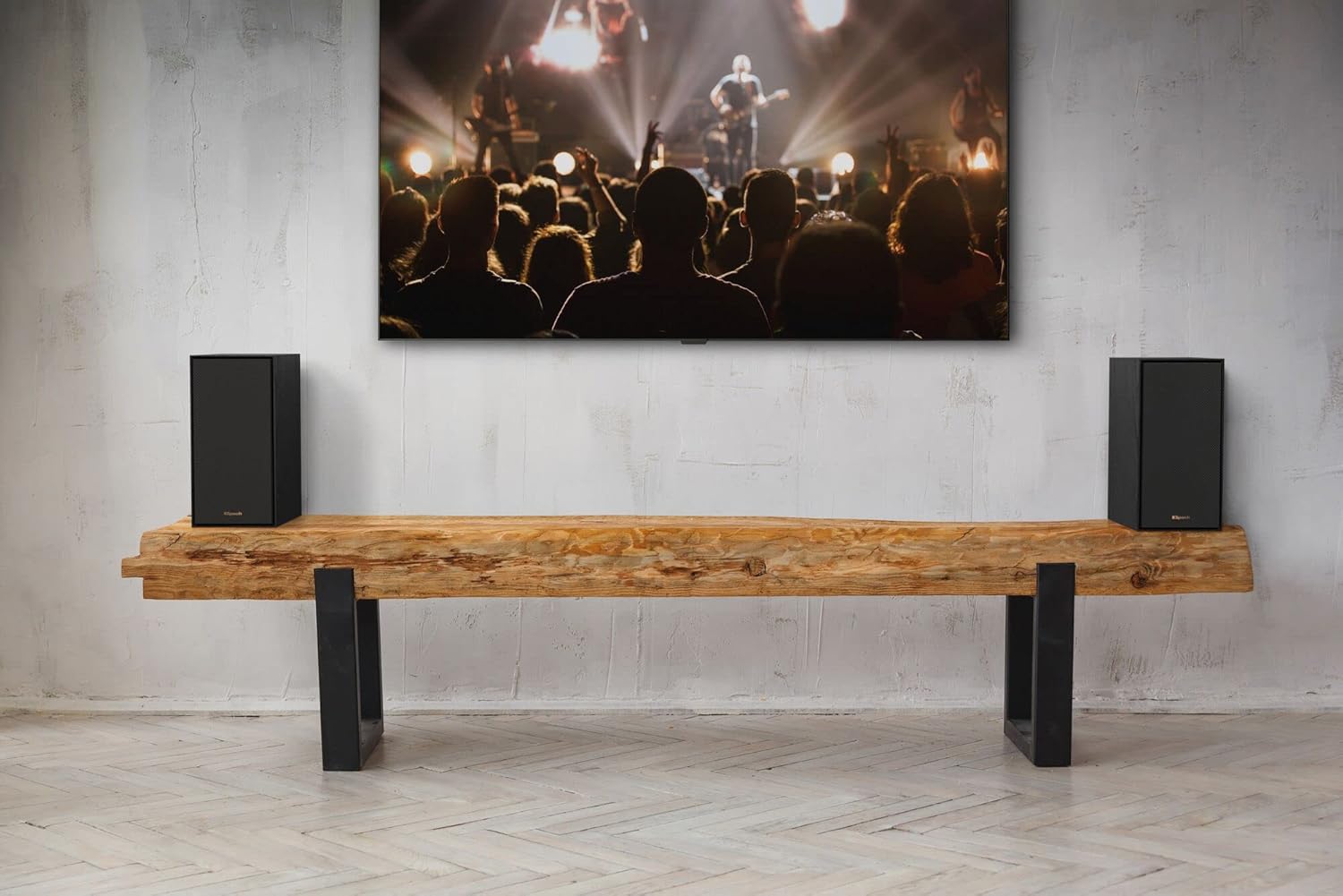 Powered Bookshelf Speakers E385688