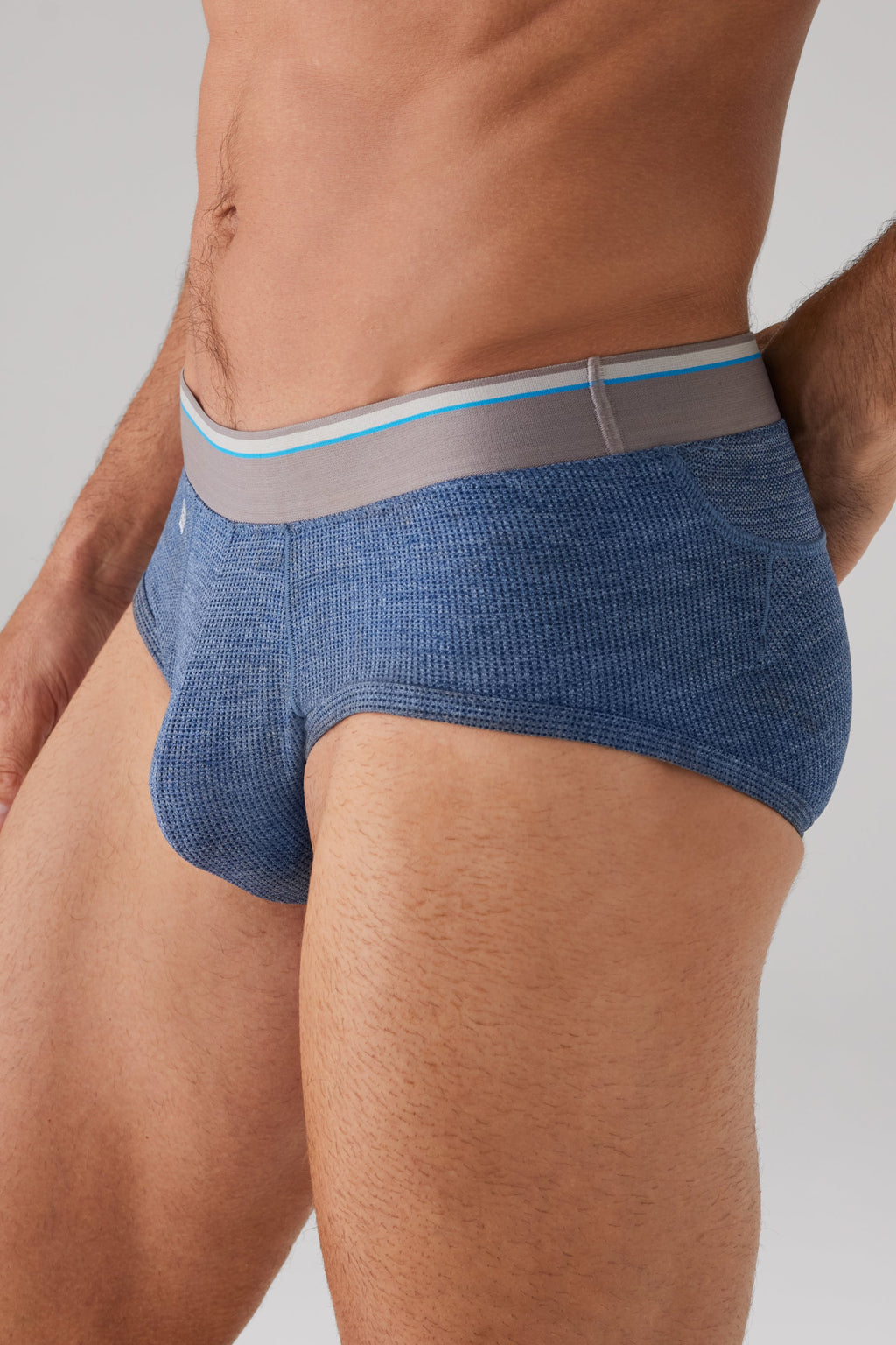 AIRKNITˣ Brief