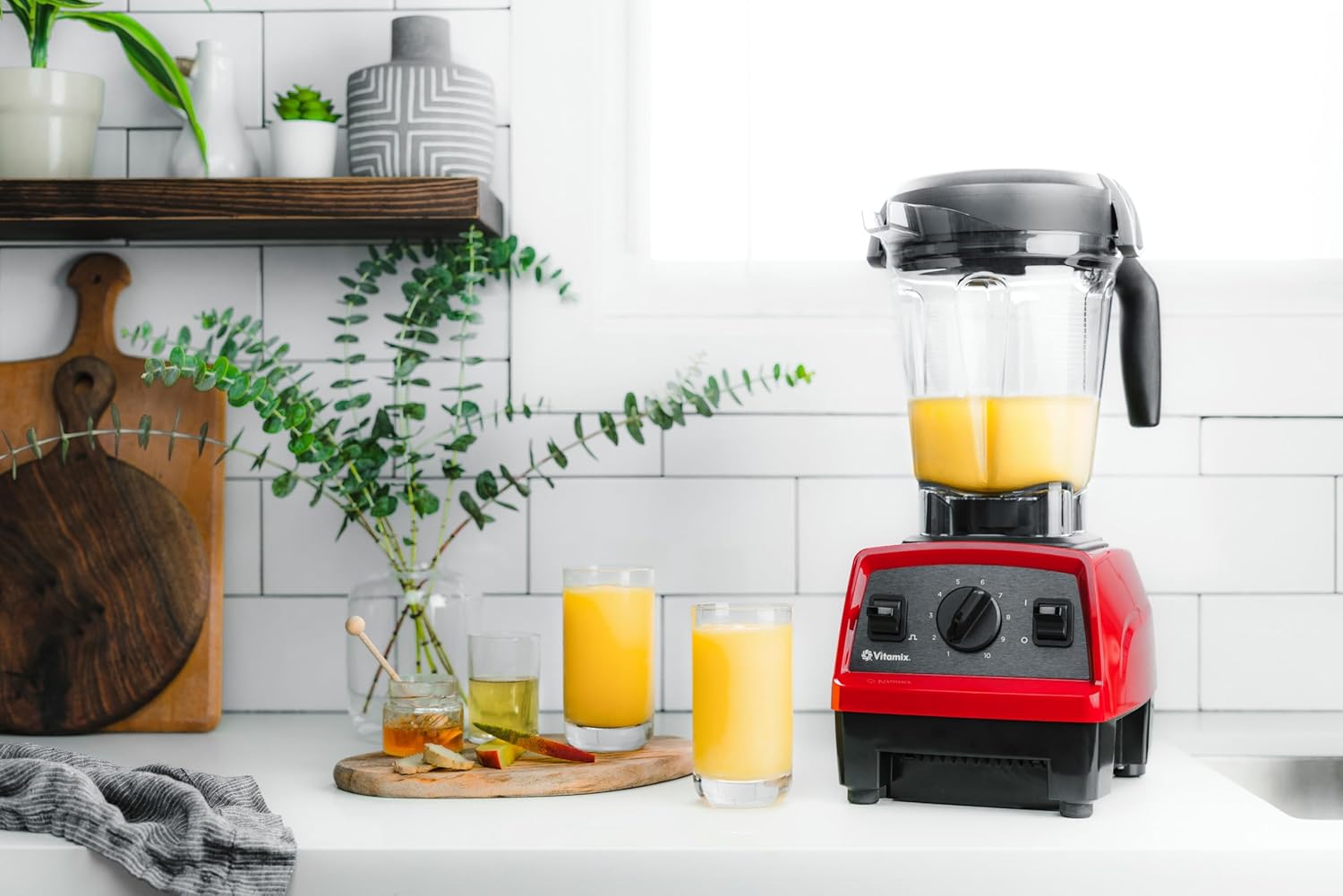 64 oz. Low-Profile Red Blender Q6448