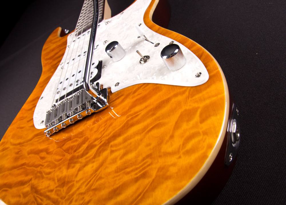 Amber Electric Guitar U673
