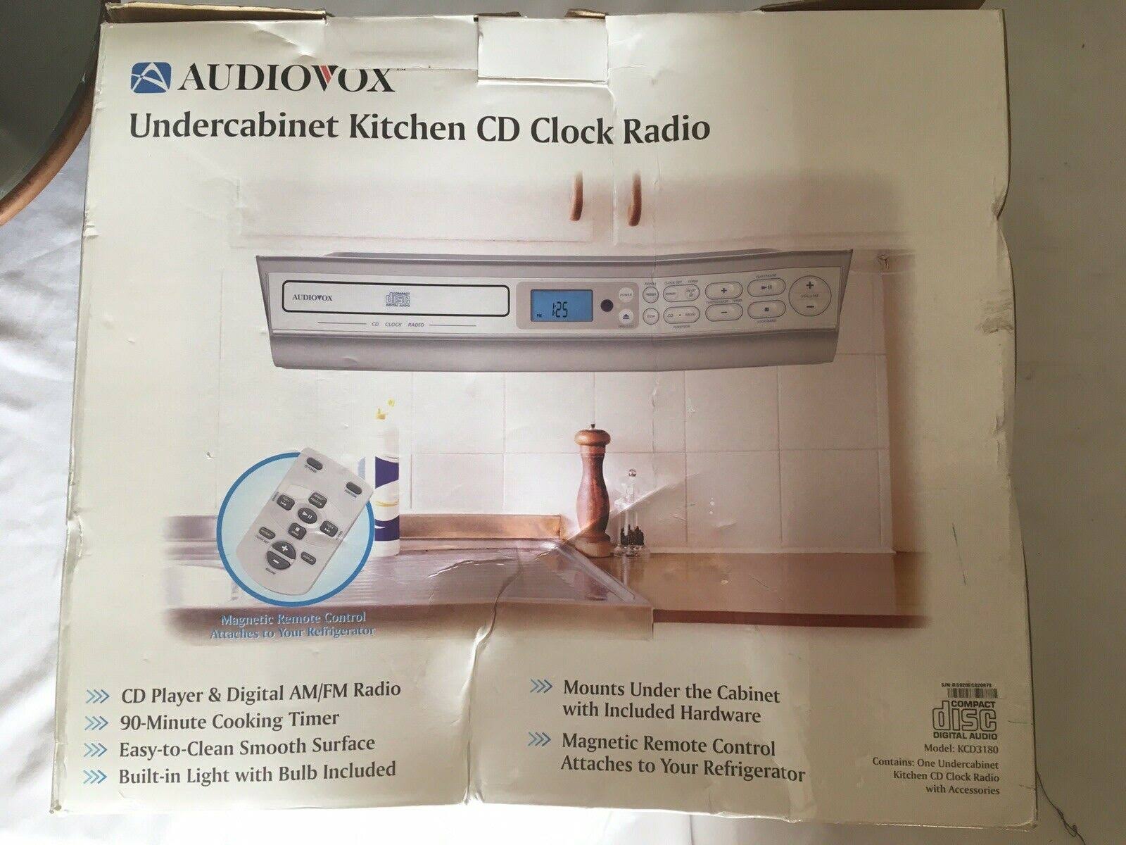 Under Cabinet CD Player Clock Radio B848651