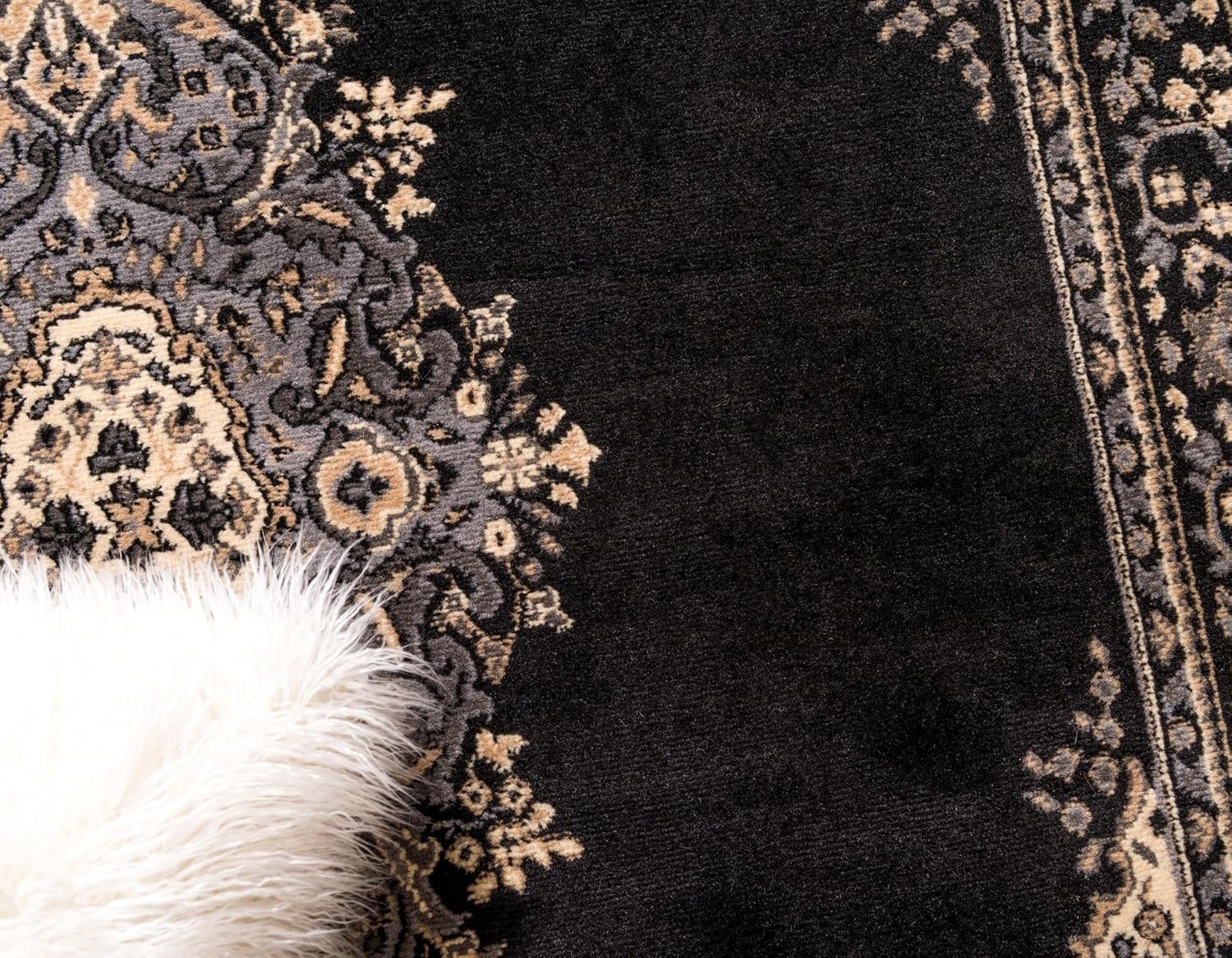8 Ft Round Black Rug N85181