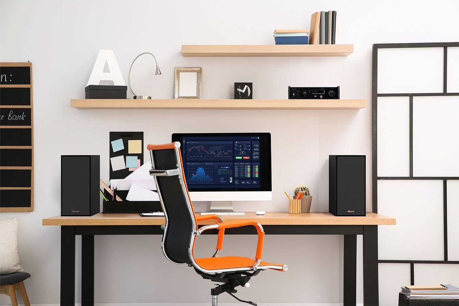 Powered Bookshelf Speakers E385688